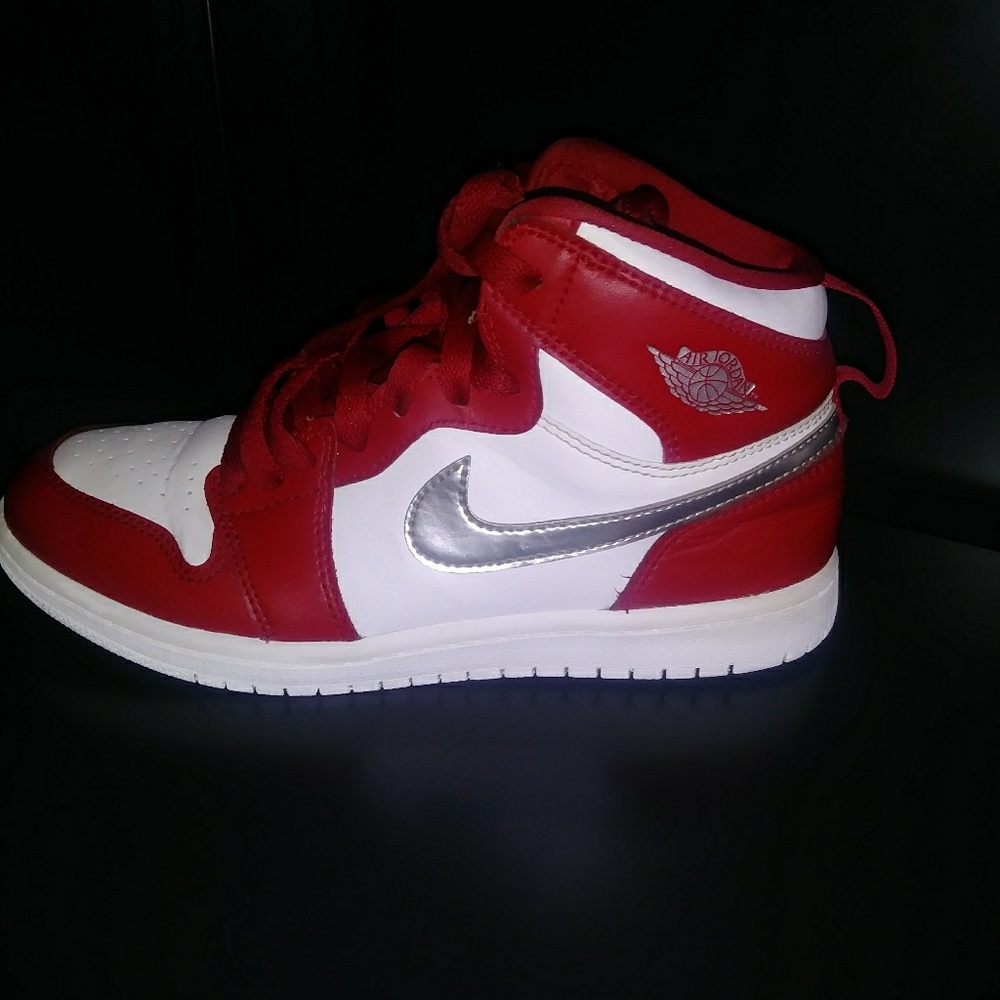 Red/white/metallic Jordan retro 1